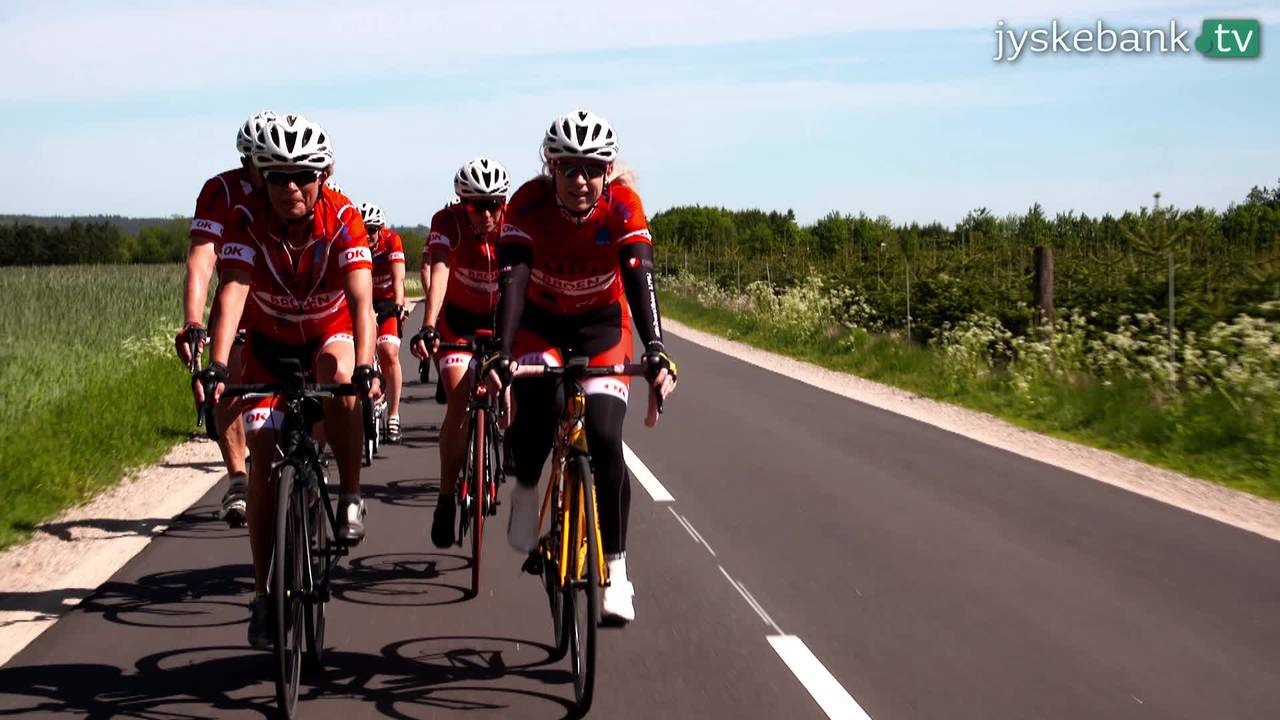 Kendte politikere og erhvervsfolk cykler Danmark for en god sag